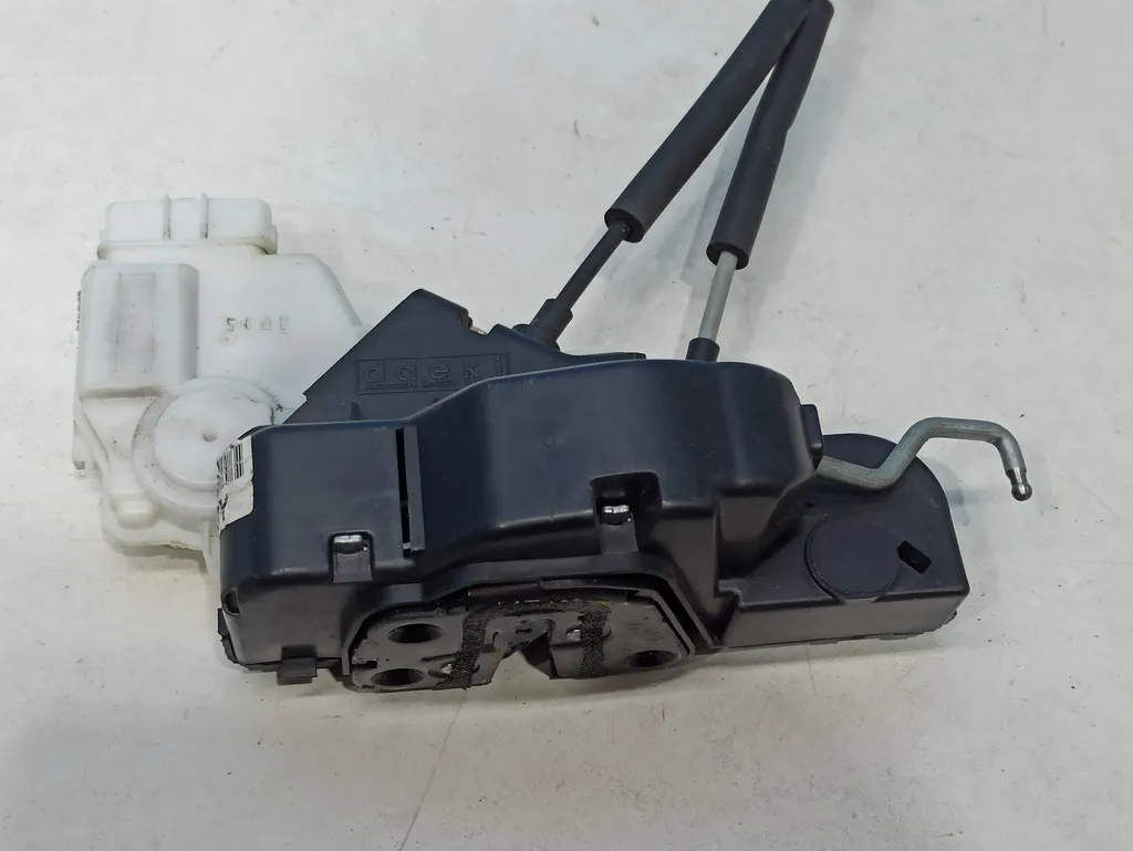 Замок двери передней левой Hyundai Grand Starex 2007-2015