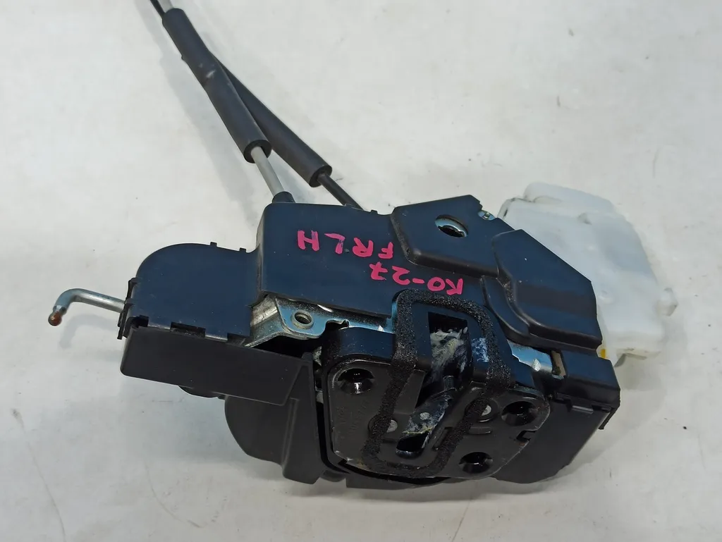 Замок двери передней левой Hyundai Grand Starex 2007-2015