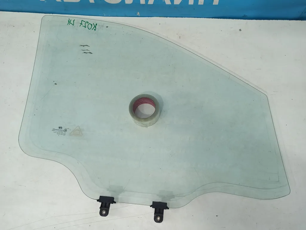 Стекло переднее левое Hyundai Grand Starex 2007-2015