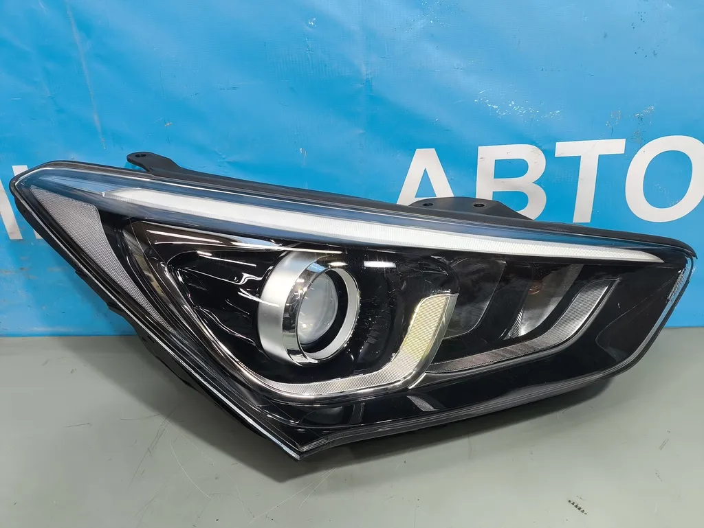 Фара правая Hyundai Santa Fe 3 DM 2015-2018 Рестайлинг