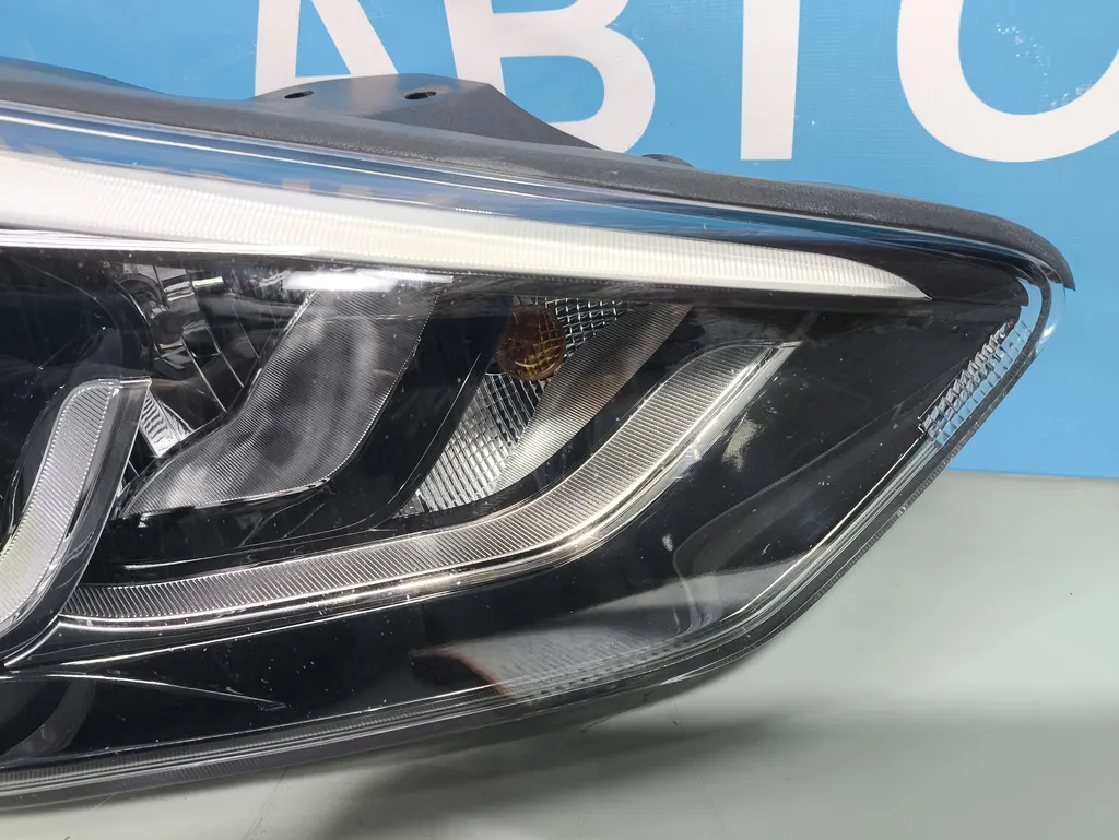 Фара правая Hyundai Santa Fe 3 DM 2015-2018 Рестайлинг