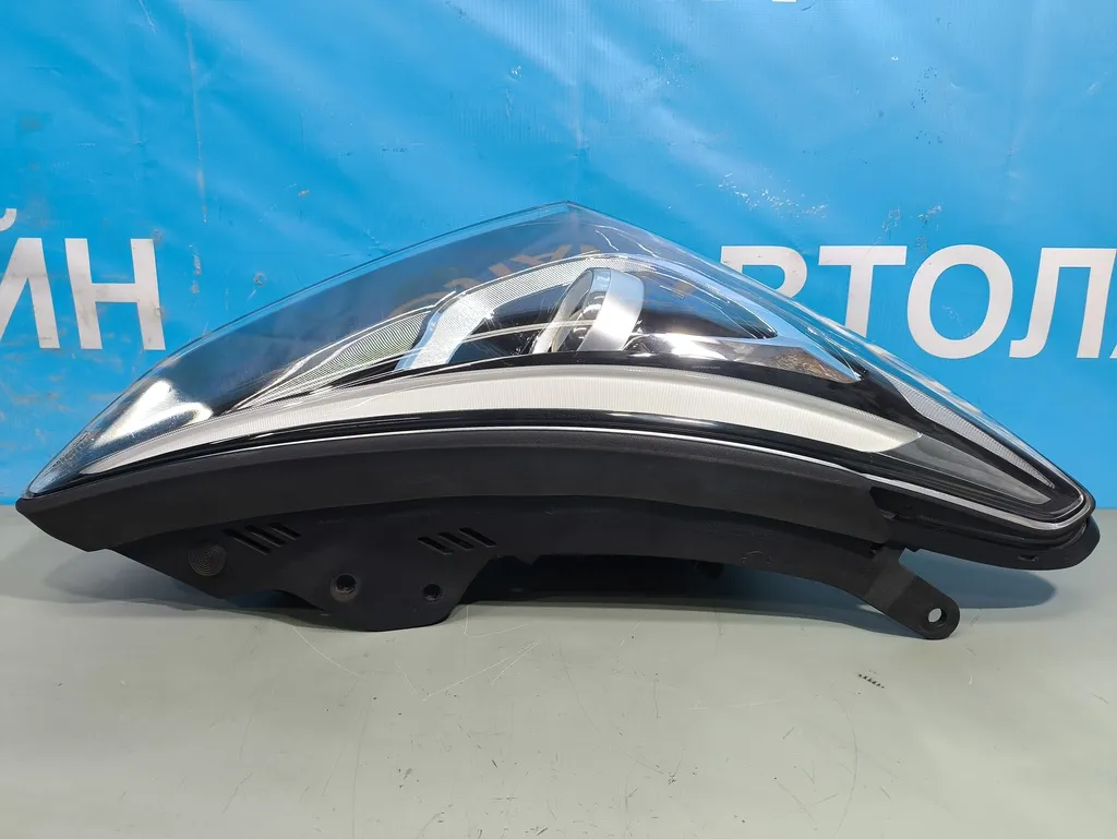 Фара правая Hyundai Santa Fe 3 DM 2015-2018 Рестайлинг