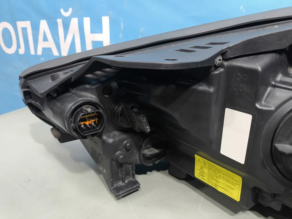 Фара правая Hyundai Santa Fe 3 DM 2015-2018 Рестайлинг