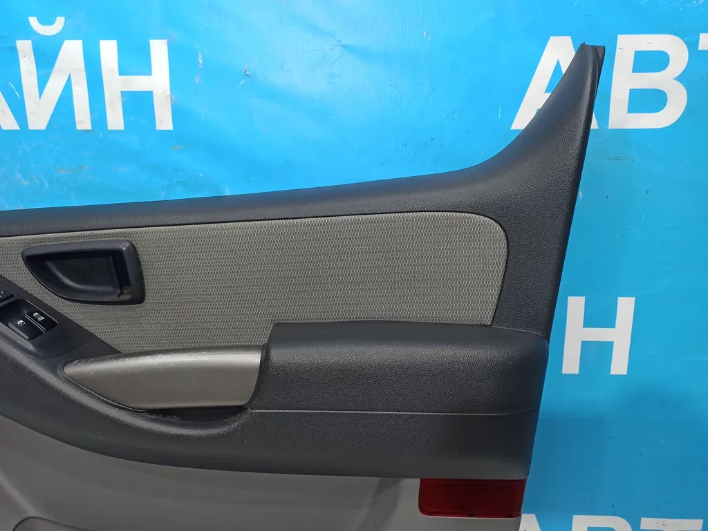 Обшивка двери передней правой Hyundai Grand Starex 2007-2015