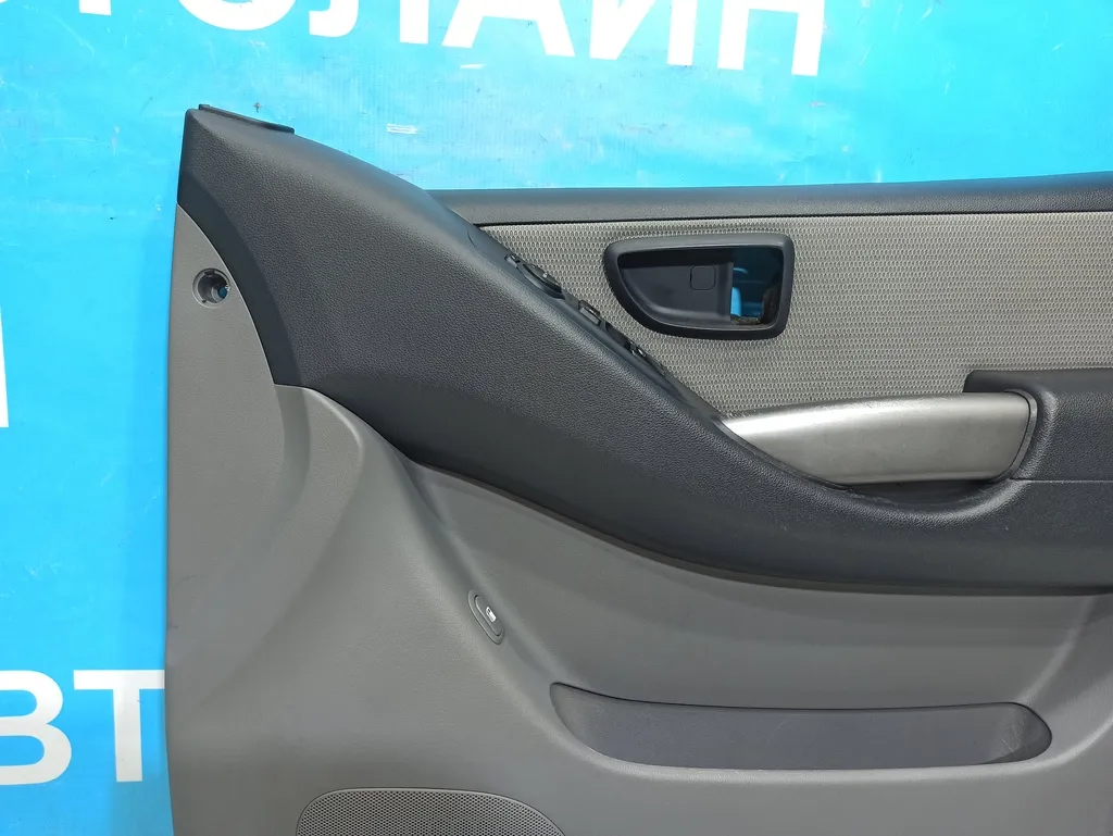 Обшивка двери передней правой Hyundai Grand Starex 2007-2015