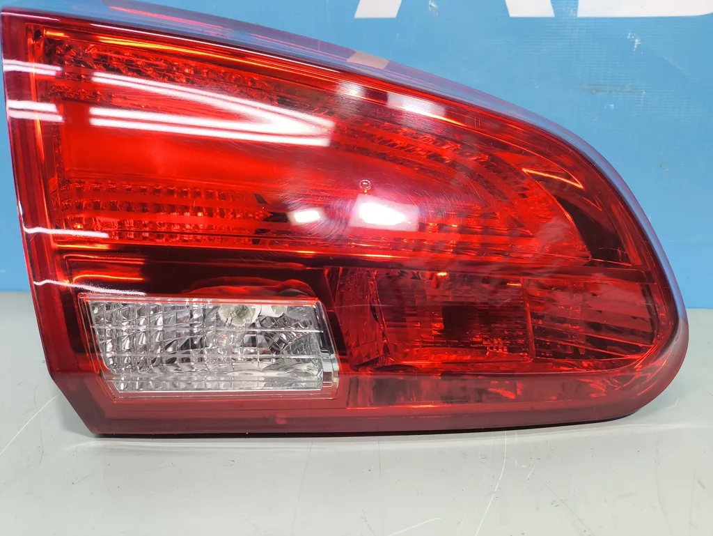 Фонарь внутренний левый Kia Ceed 2 JD 2015-2018