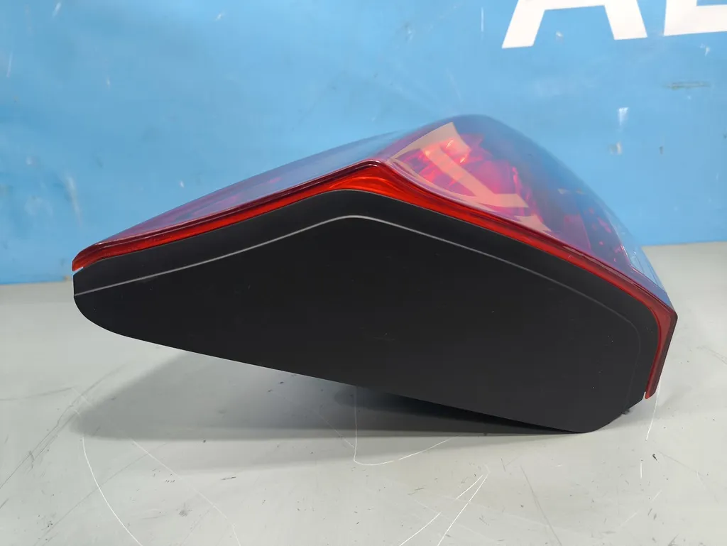 Фонарь внутренний левый Kia Ceed 2 JD 2015-2018