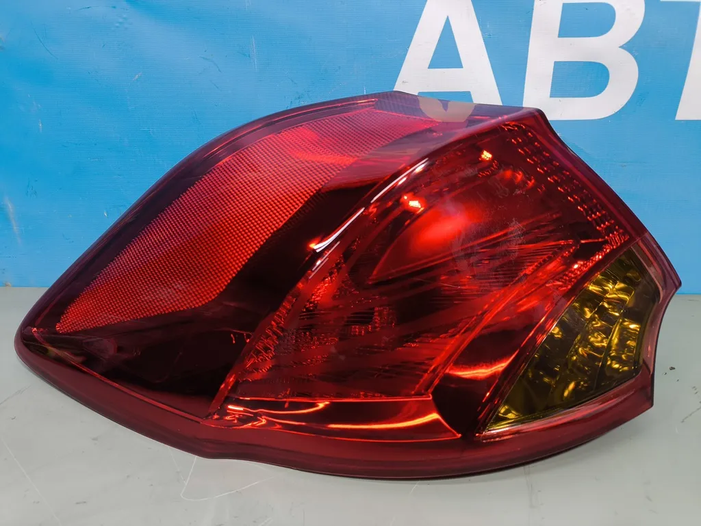 Фонарь внешний левый Kia Ceed 2 JD 2015-2018