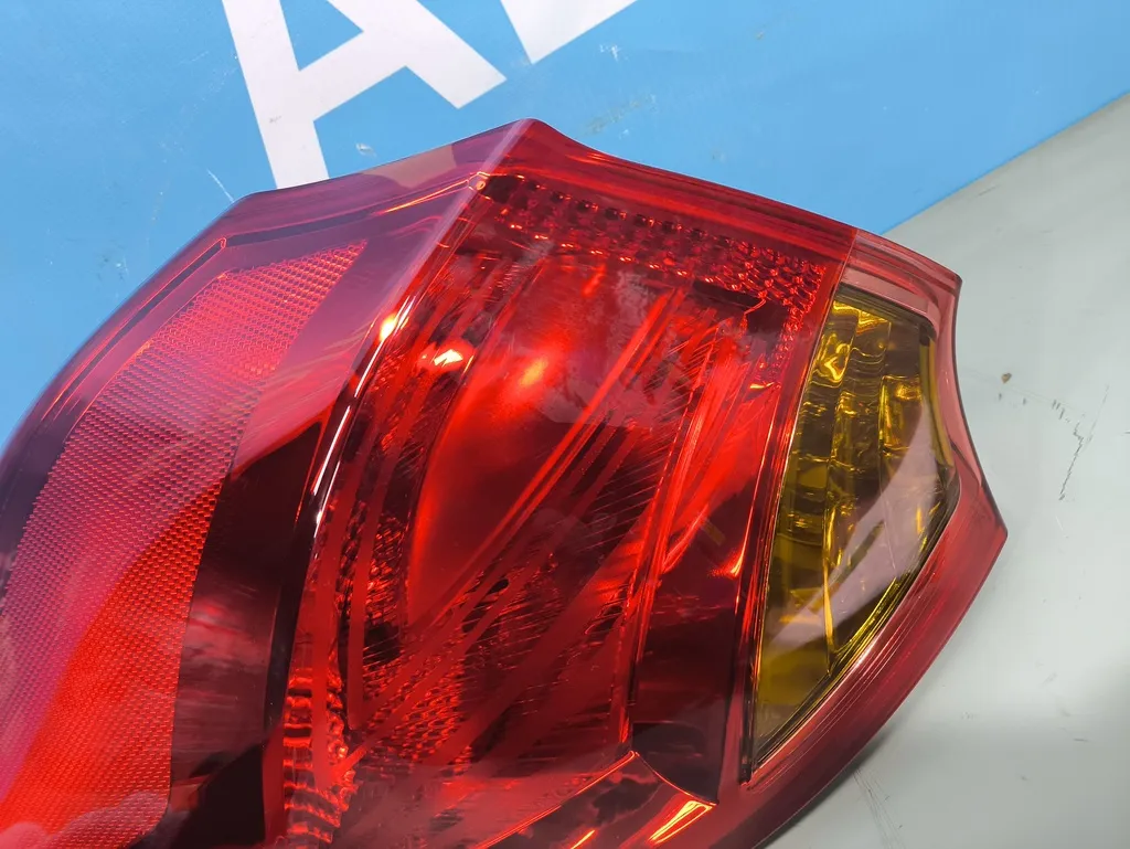 Фонарь внешний левый Kia Ceed 2 JD 2015-2018