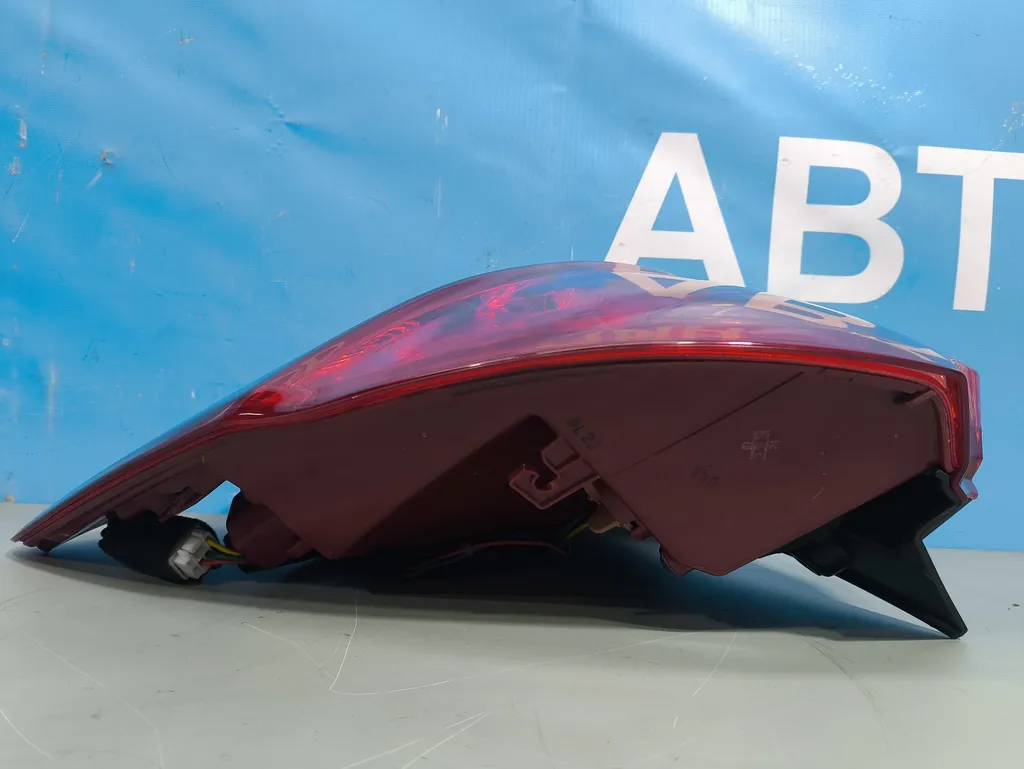 Фонарь внешний левый Kia Ceed 2 JD 2015-2018