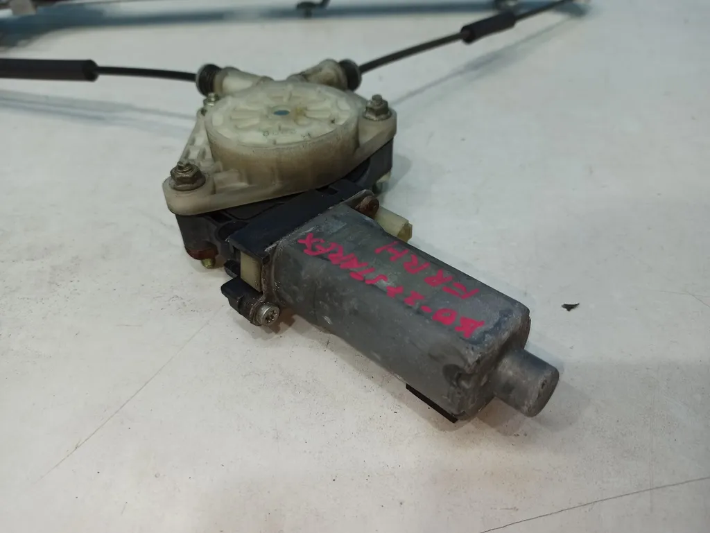 Стеклоподъемник электр. передний правый Hyundai Grand Starex 2007-2015