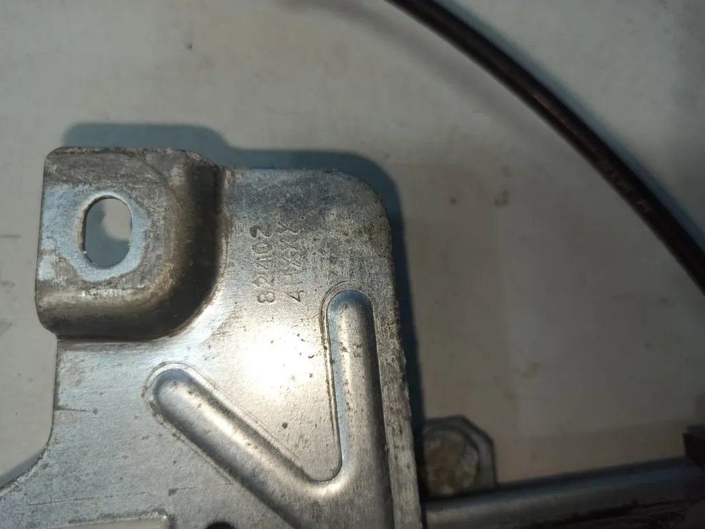 Стеклоподъемник электр. передний правый Hyundai Grand Starex 2007-2015