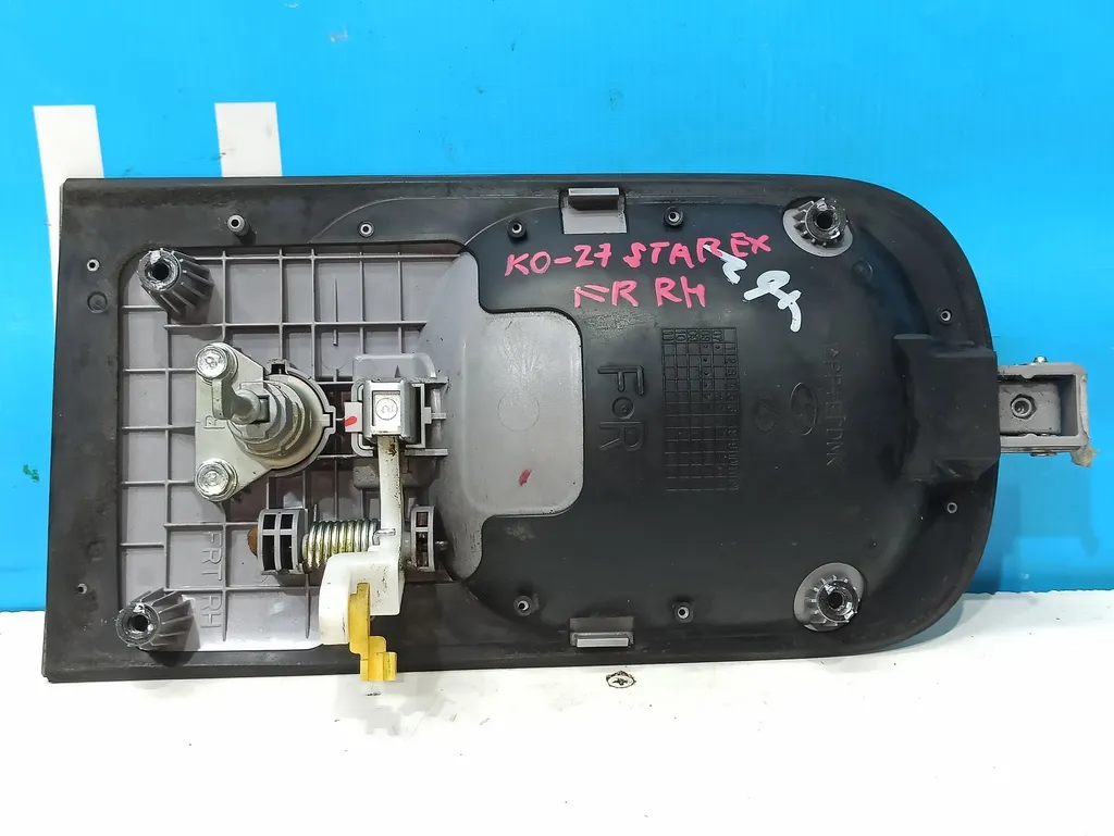 Ручка двери правая Hyundai Grand Starex 2007-2015