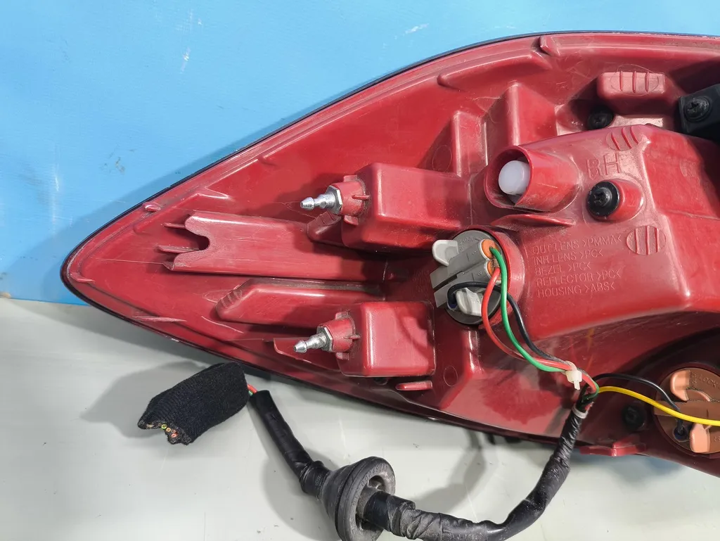 Фонарь внешний правый Kia Ceed 2 JD 2015-2018