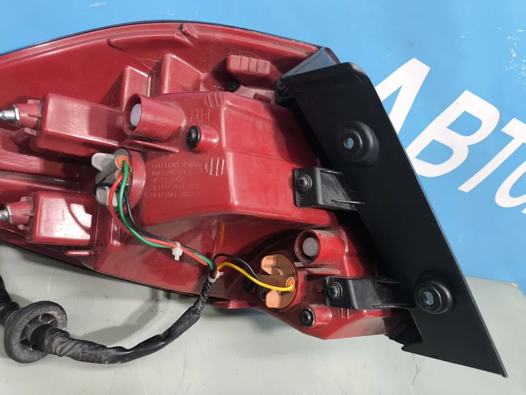 Фонарь внешний правый Kia Ceed 2 JD 2015-2018