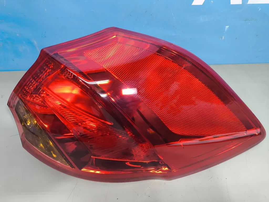 Фонарь внешний правый Kia Ceed 2 JD 2015-2018
