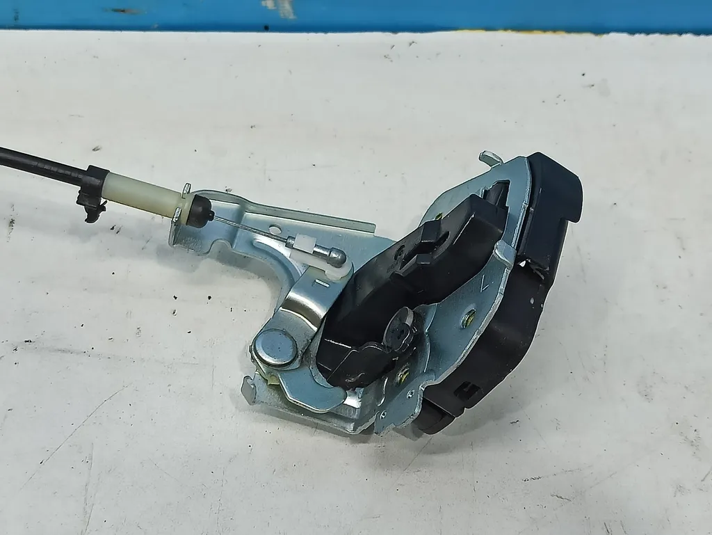 Замок двери сдвижной Hyundai Grand Starex 2007-2015