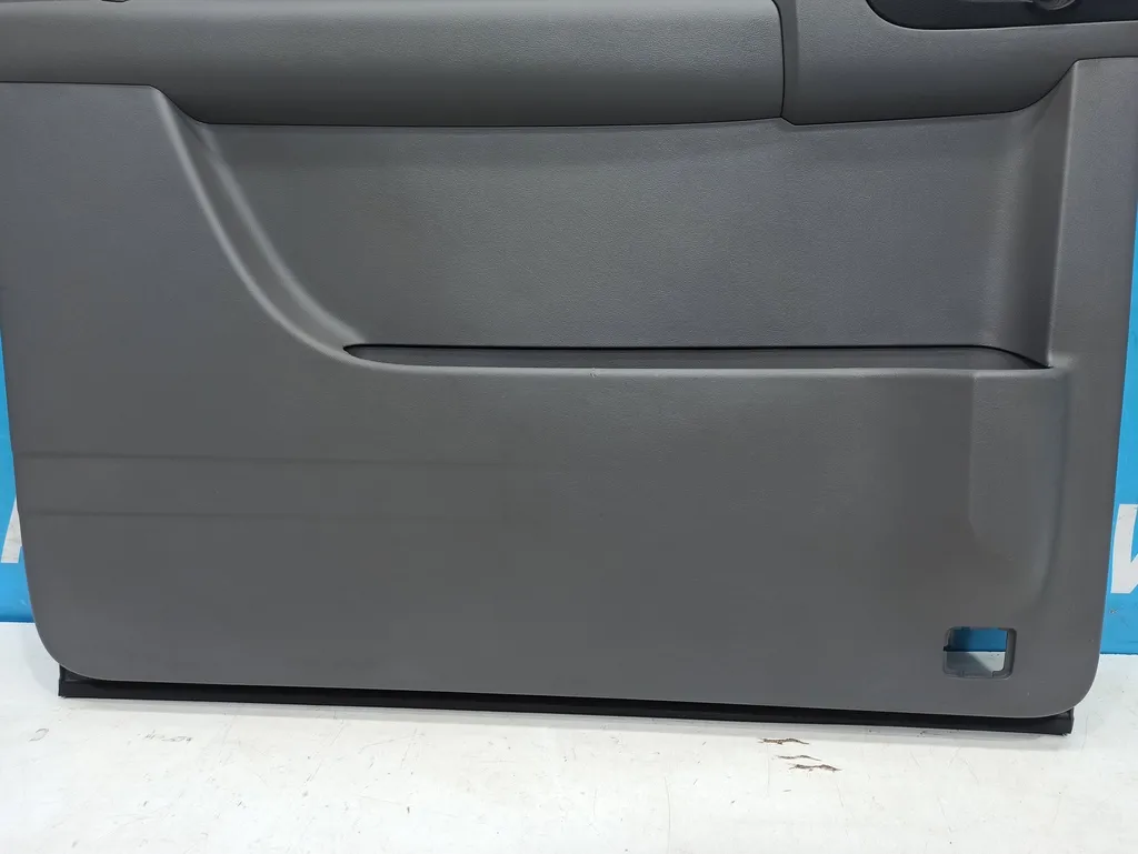 Обшивка двери задней левой Hyundai Grand Starex 2007-2015