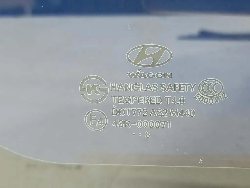 Стекло двери сдвижной Hyundai Grand Starex 2007-2015