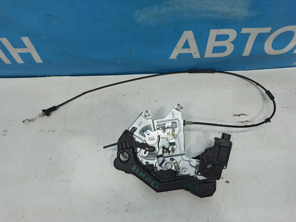 Замок двери сдвижной Hyundai Grand Starex 2007-2015