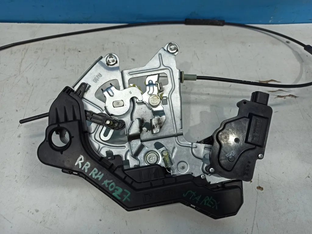 Замок двери сдвижной Hyundai Grand Starex 2007-2015