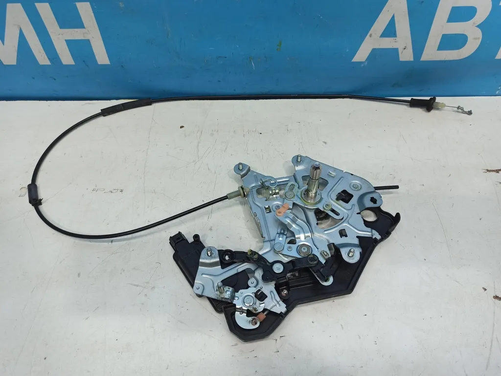 Замок двери сдвижной Hyundai Grand Starex 2007-2015