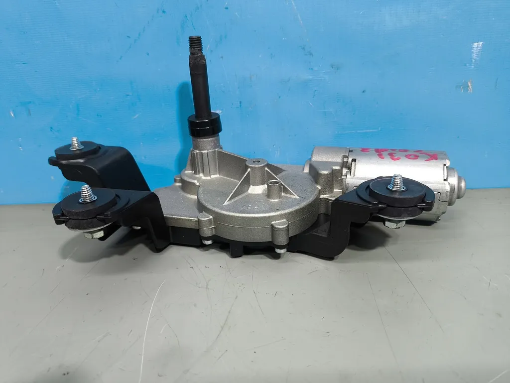 Моторчик стеклоочистителя задний Kia Ceed 2 JD 2015-2018