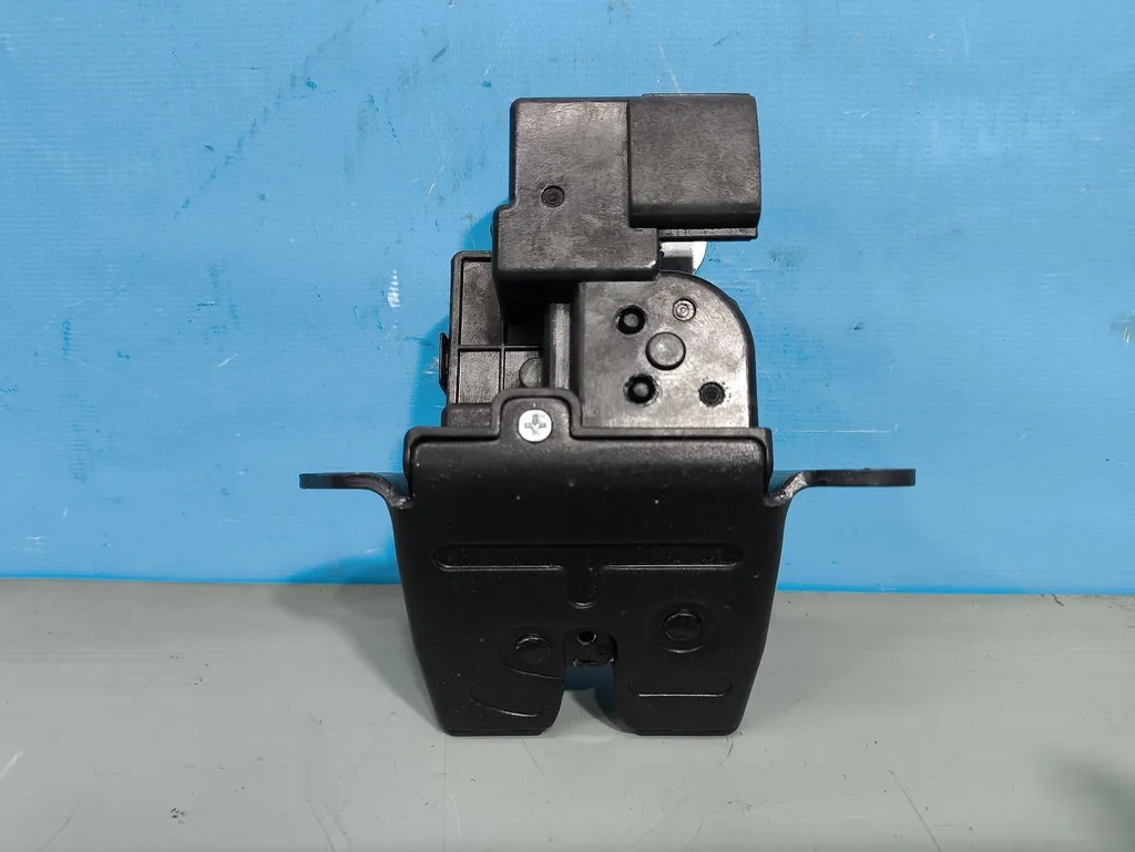 Замок багажника Kia Ceed 2 JD 2015-2018