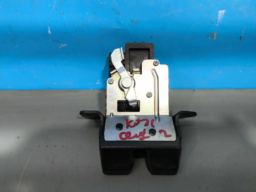 Замок багажника Kia Ceed 2 JD 2015-2018