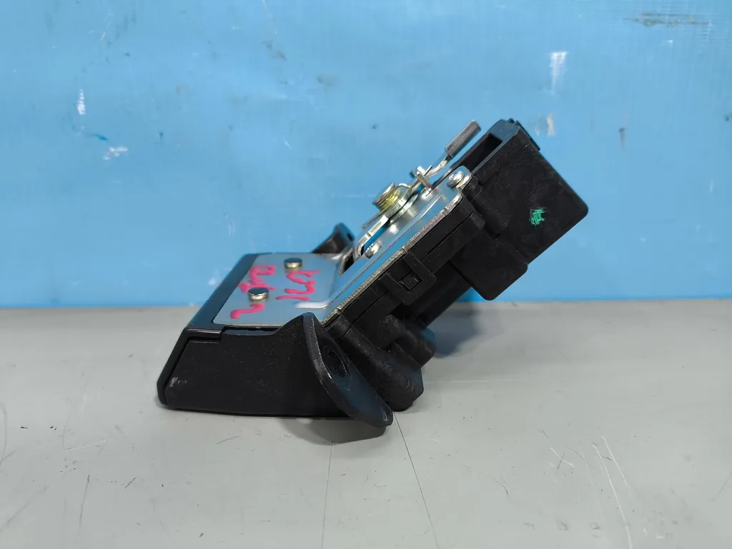 Замок багажника Kia Ceed 2 JD 2015-2018