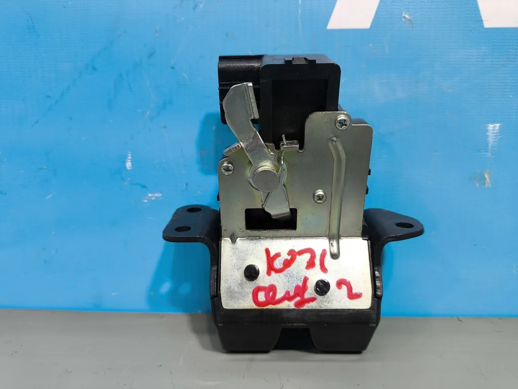 Замок багажника Kia Ceed 2 JD 2015-2018