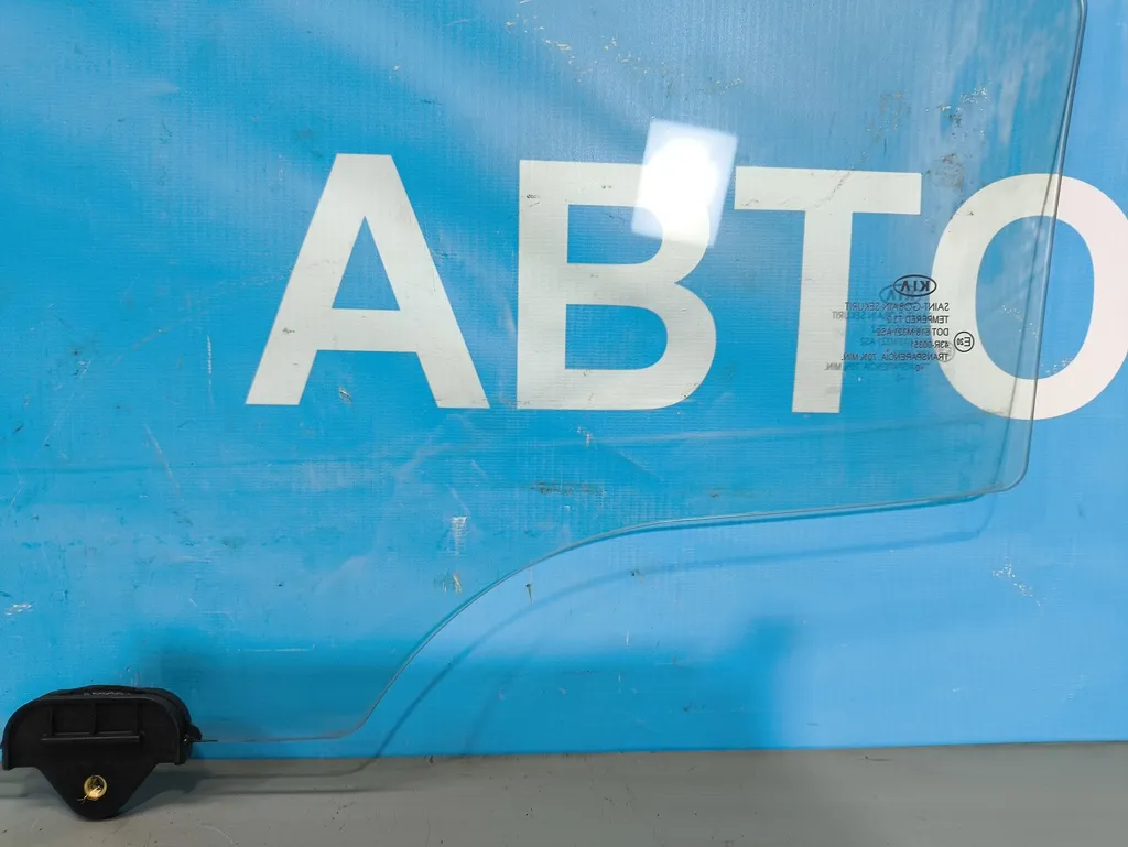 Стекло двери задней правой Kia Ceed 1 2010-2012