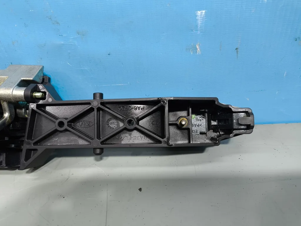 Ручка двери задняя правая Kia Ceed 1 2010-2012