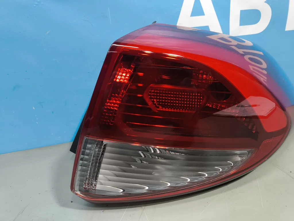 Фонарь внешний правый Hyundai Tucson 3 2015-2018