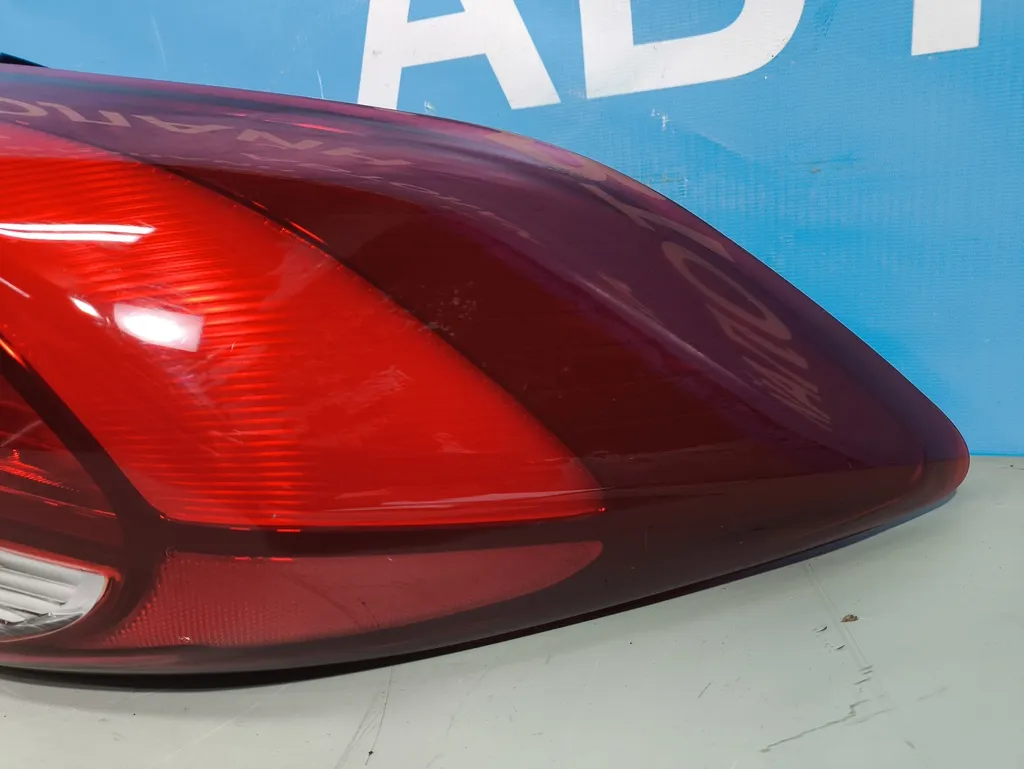 Фонарь внешний правый Hyundai Tucson 3 2015-2018