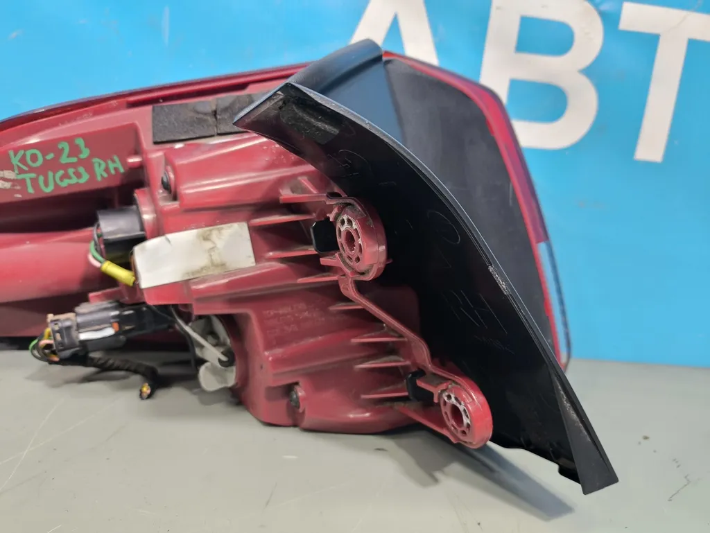 Фонарь внешний правый Hyundai Tucson 3 2015-2018