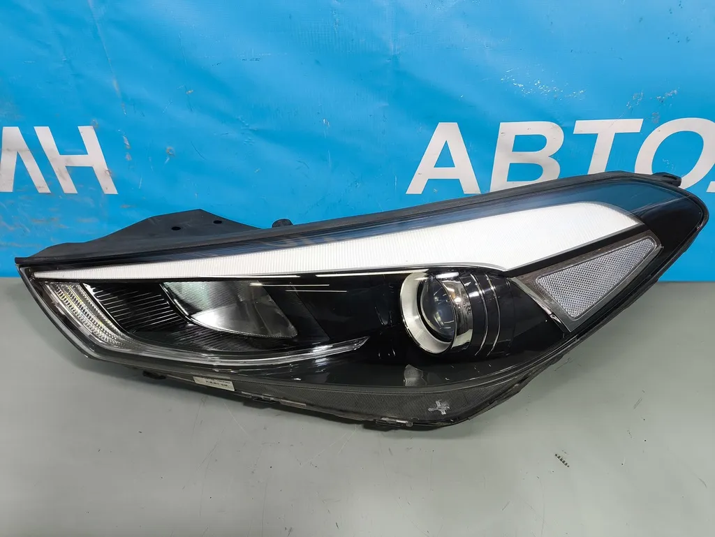 Фара левая Hyundai Tucson 3 2015-2018
