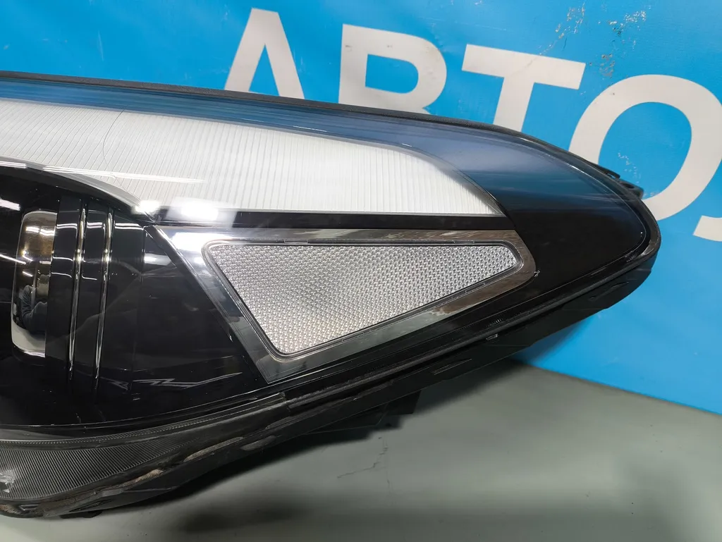 Фара левая Hyundai Tucson 3 2015-2018