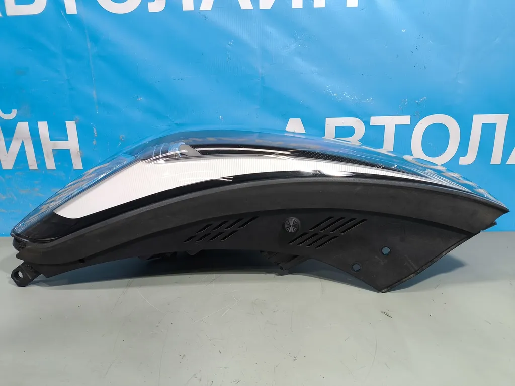 Фара левая Hyundai Tucson 3 2015-2018