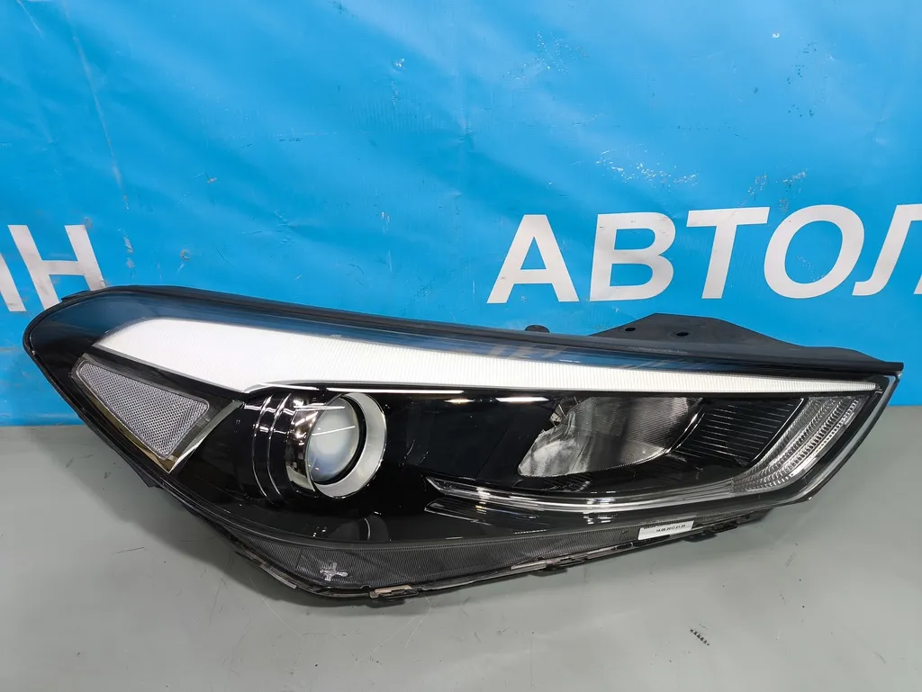 Фара правая Hyundai Tucson 3 2015-2018