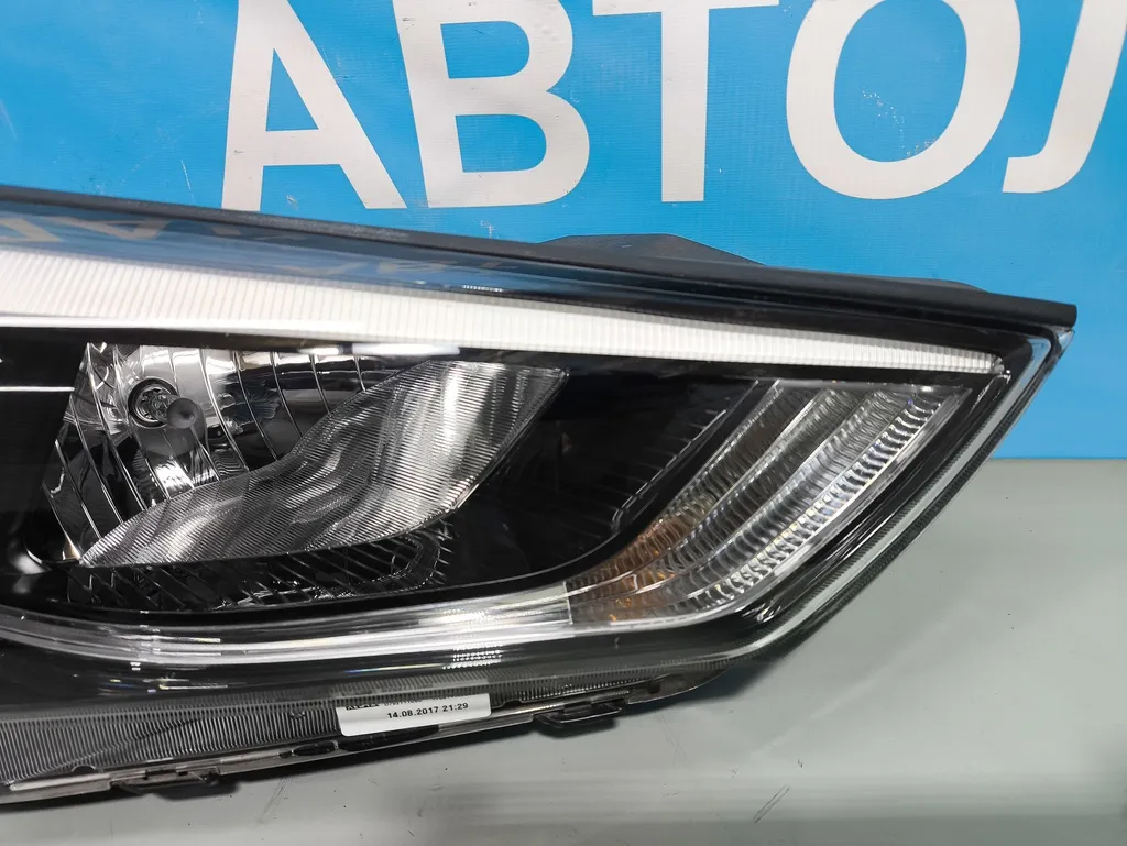 Фара правая Hyundai Tucson 3 2015-2018