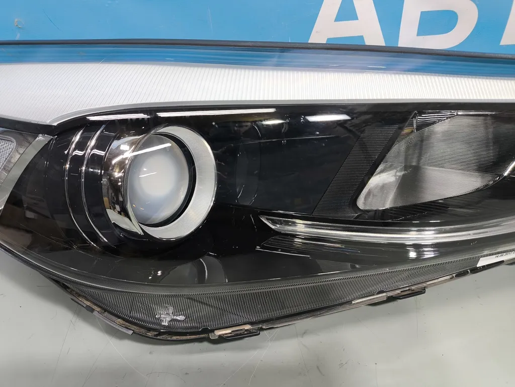 Фара правая Hyundai Tucson 3 2015-2018