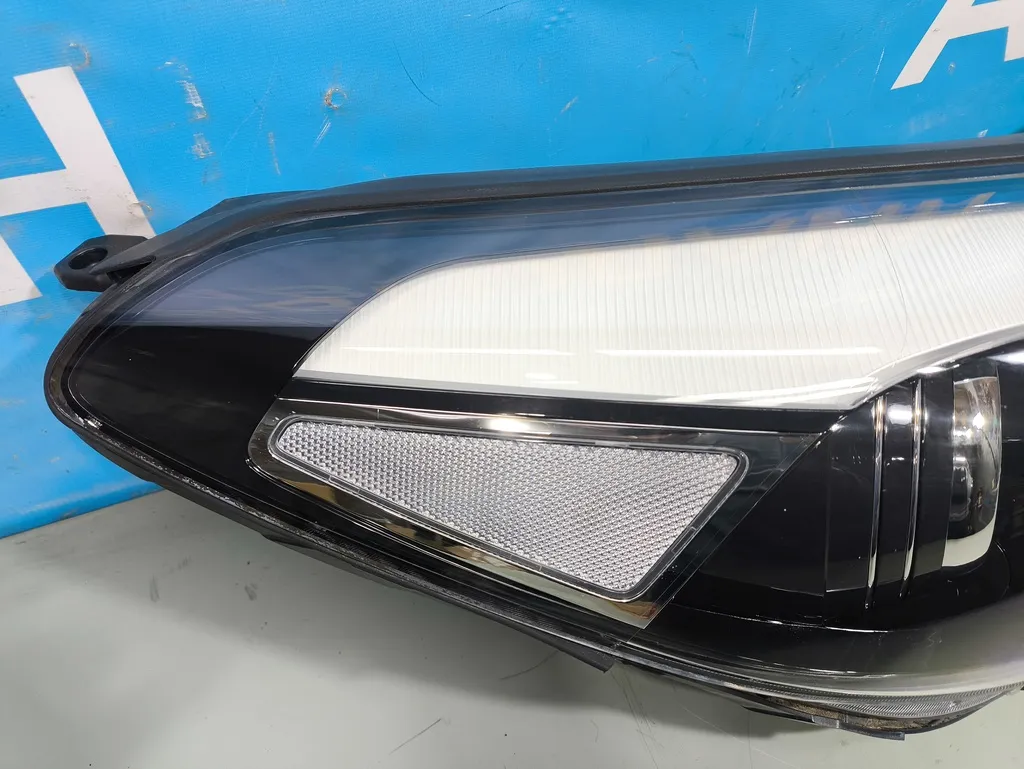 Фара правая Hyundai Tucson 3 2015-2018