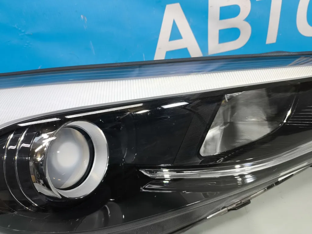 Фара правая Hyundai Tucson 3 2015-2018