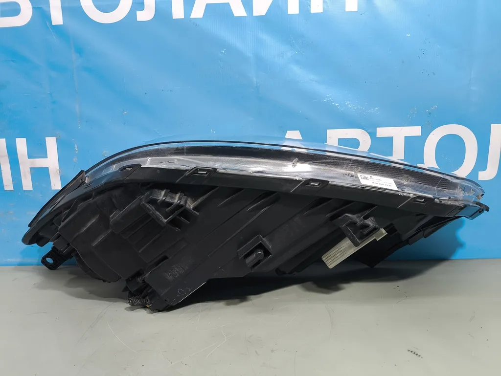 Фара правая Hyundai Tucson 3 2015-2018