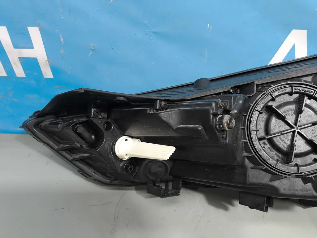 Фара правая Hyundai Tucson 3 2015-2018