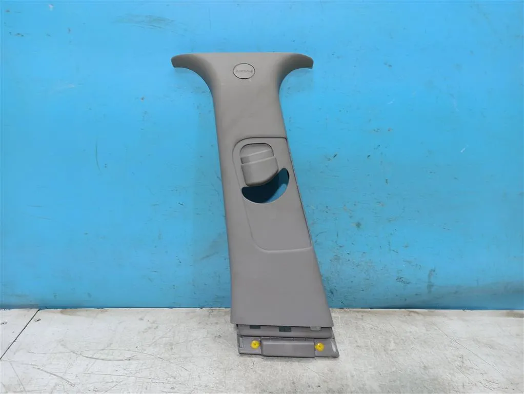 Обшивка средней стойки левой Kia VENGA 1 2009-2014