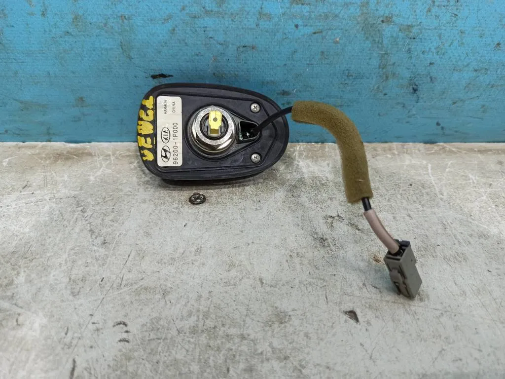 Антенна Kia VENGA 1 2009-2014