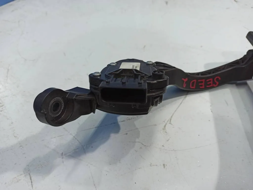 Педаль газа Kia Ceed 2 JD 2012-2015