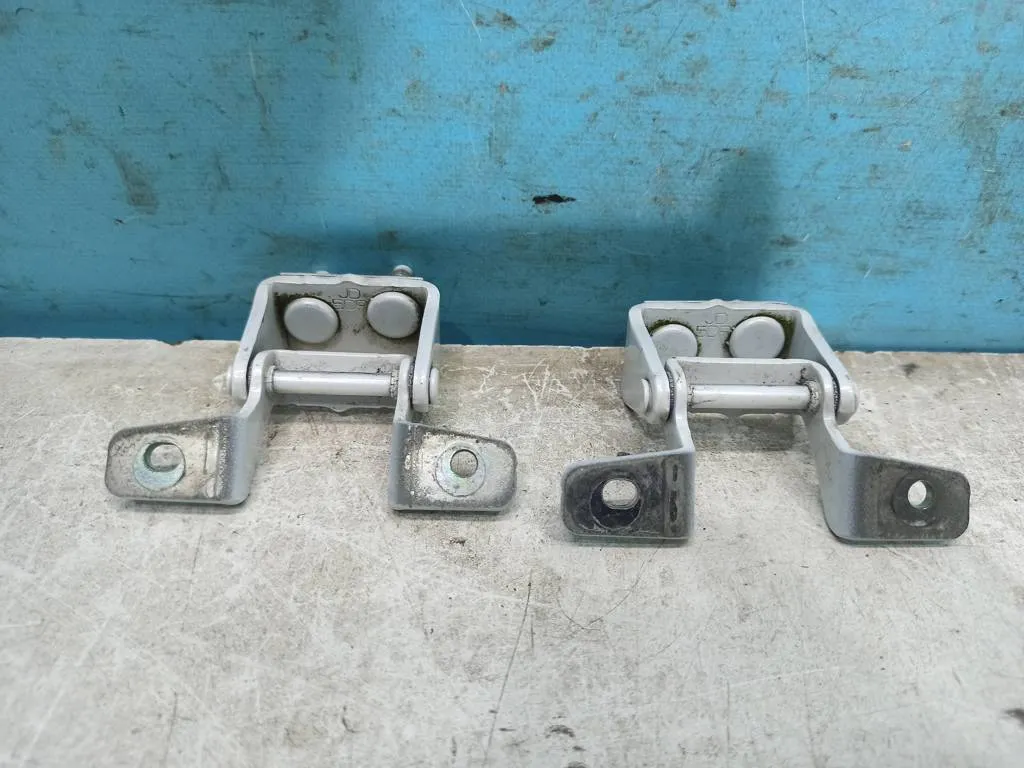 Петля двери багажника Kia Ceed 2 JD 2012-2015